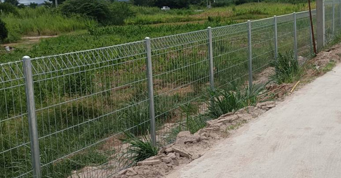 Stick Type Fence
